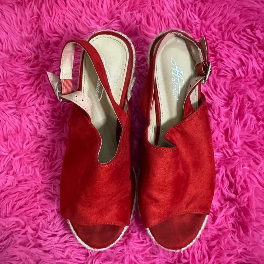 Red‎ Women's Sandals